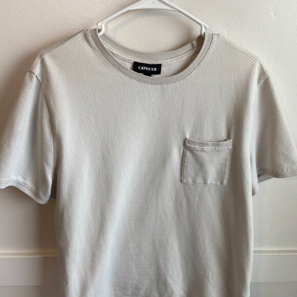 Express Off White Textured Short Sleeve Shirt With Pocket - Picture 5 of 6